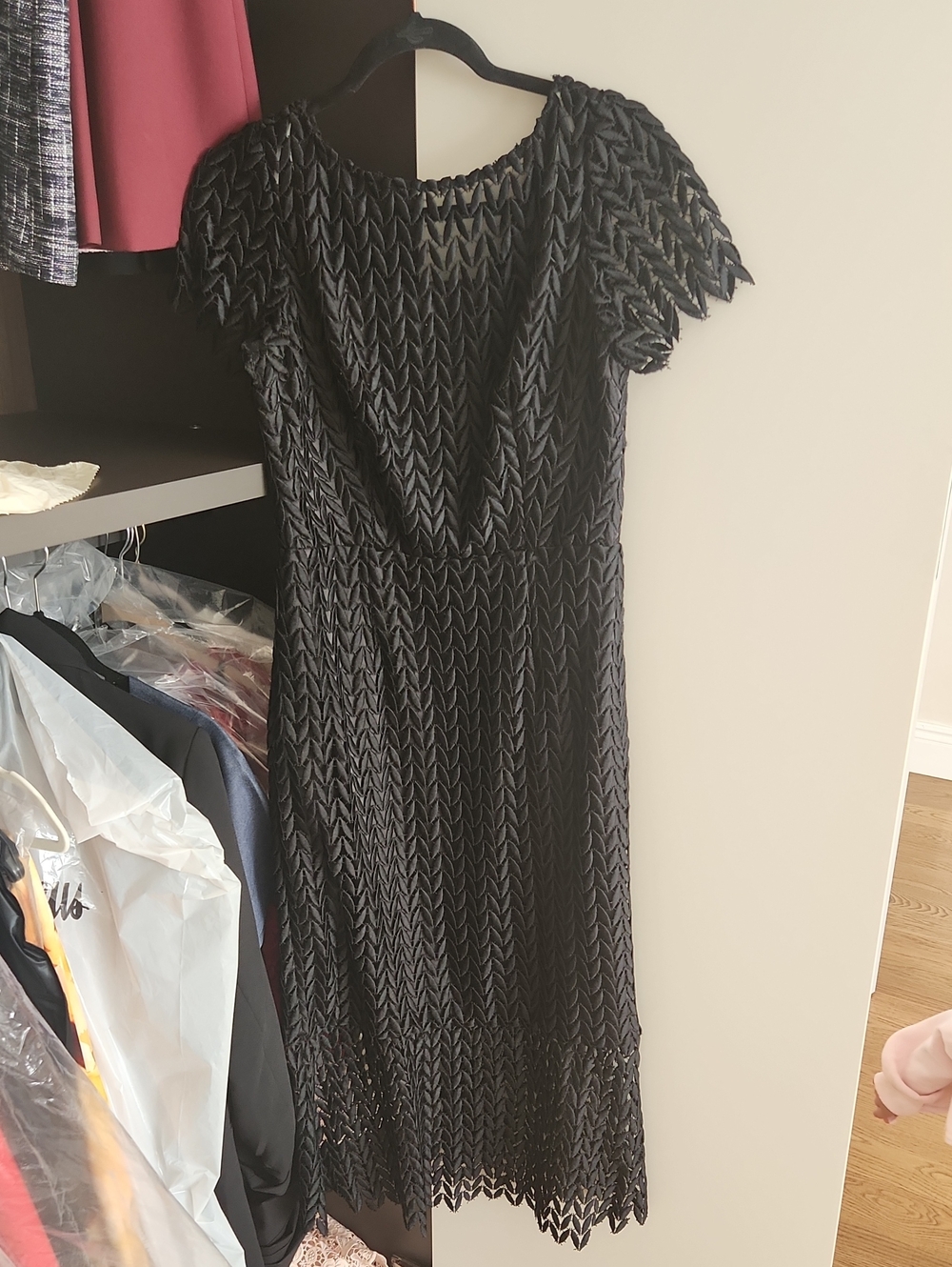 Kay Unger Black Textured Midi Dress with Scalloped Hem